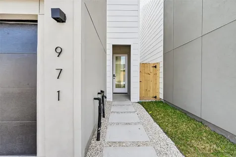 971 Highland Light Lane Houston TX 77091
