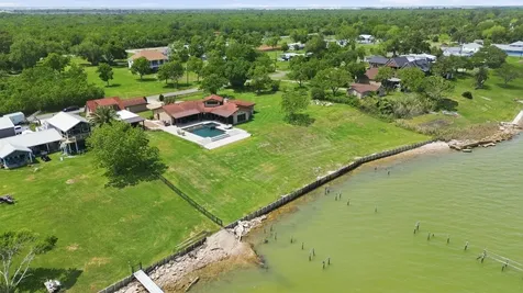10000 Ocean Drive Beach City TX 77523
