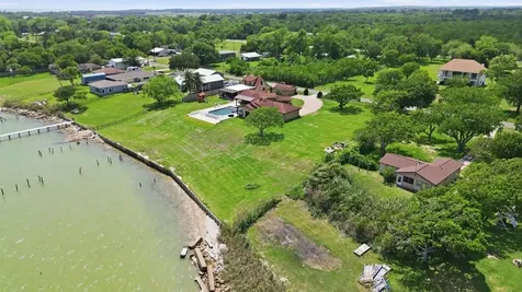 10000 Ocean Drive Beach City TX 77523