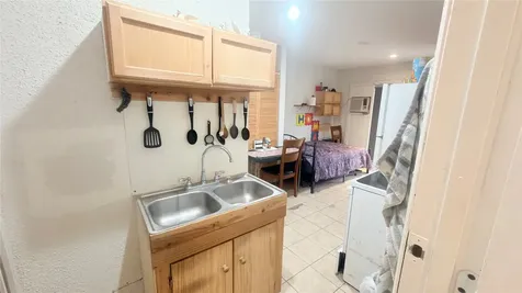 4930 Teton Street Houston TX 77033