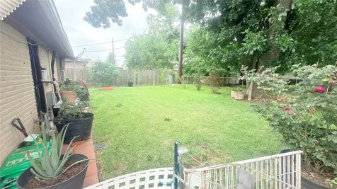 4930 Teton Street Houston TX 77033