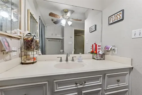 2719 Richmond Street Needville TX 77461