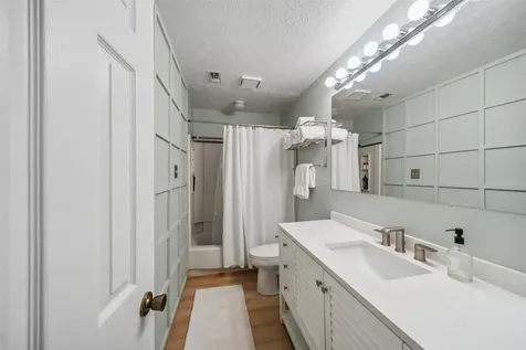 801 River Road F120 Montgomery TX 77356