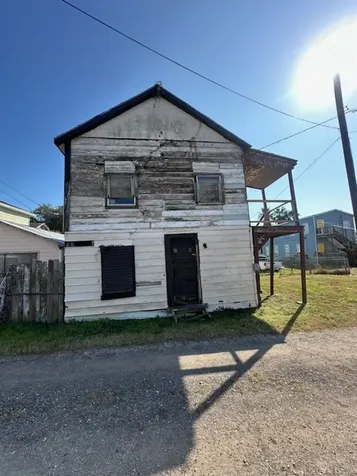 3406 N1/2 Galveston TX 77550