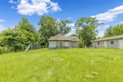 9283 State Highway 75 S New Waverly TX 77358