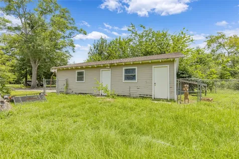 9283 State Highway 75 S New Waverly TX 77358