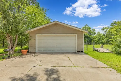 9283 State Highway 75 S New Waverly TX 77358