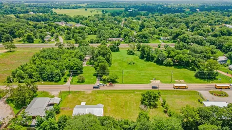 9283 State Highway 75 S New Waverly TX 77358