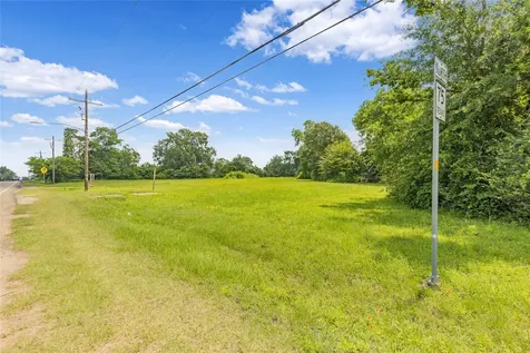 9283 State Highway 75 S New Waverly TX 77358