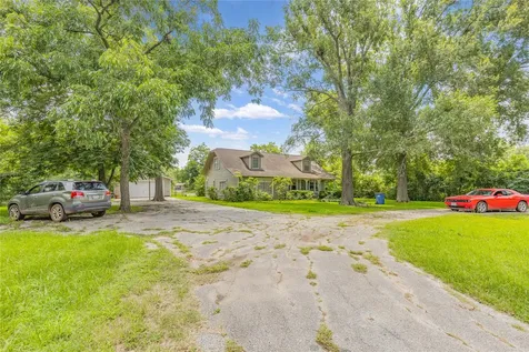 9283 State Highway 75 S New Waverly TX 77358