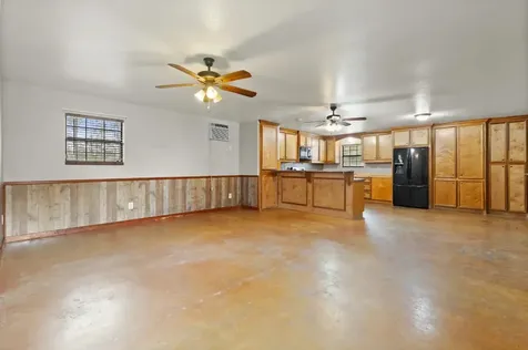 22360 Highway 321 Cleveland TX 77327