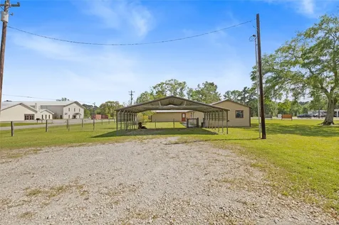 22360 Highway 321 Cleveland TX 77327