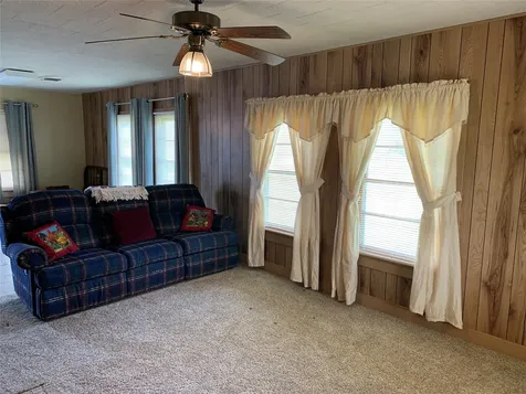 908 Paulus Street Schulenburg TX 78956