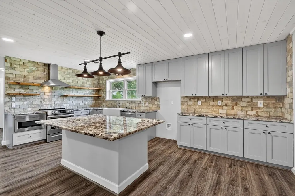 379 Hale Road Bay City TX 77414