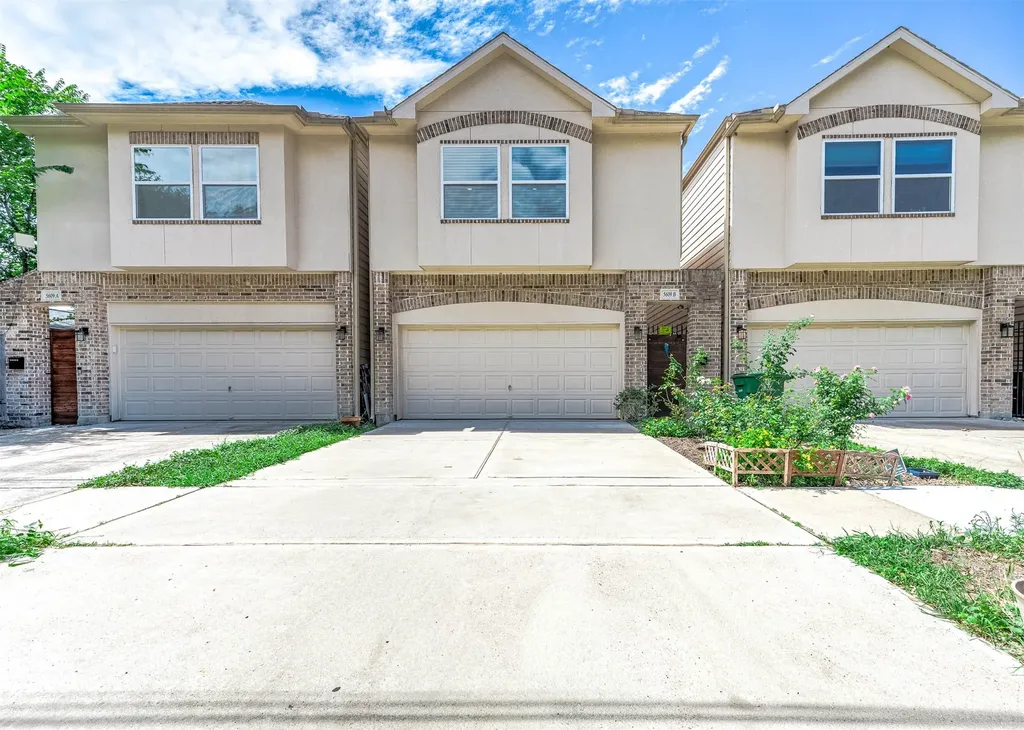 5609 Petty Street B Houston TX 77007