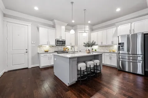 5609 Petty Street B Houston TX 77007