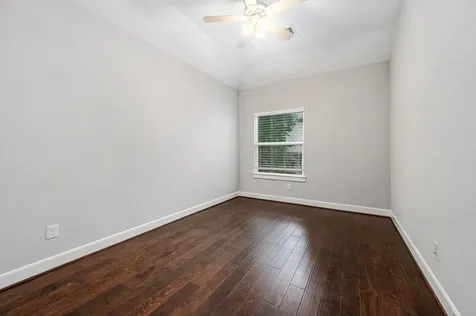 5609 Petty Street B Houston TX 77007