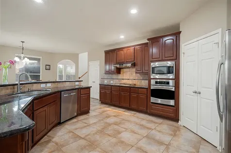 2321 Lakeway Drive Friendswood TX 77546
