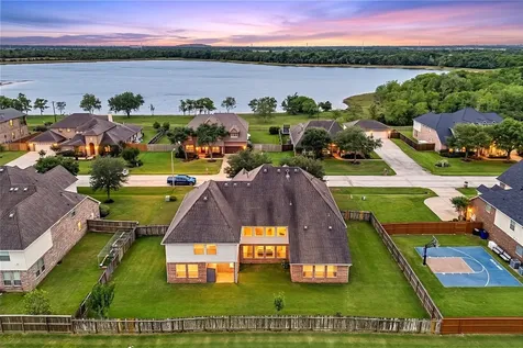 2321 Lakeway Drive Friendswood TX 77546