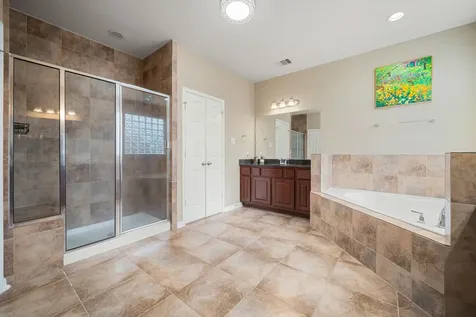 2321 Lakeway Drive Friendswood TX 77546