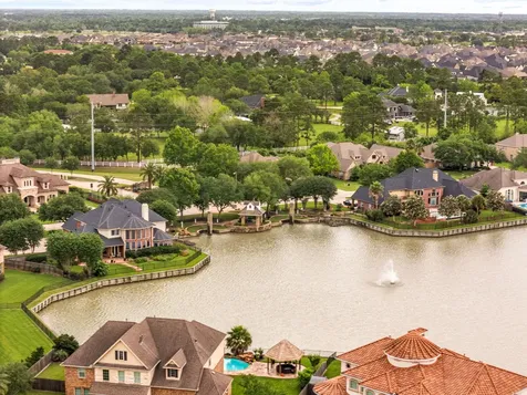 2321 Lakeway Drive Friendswood TX 77546