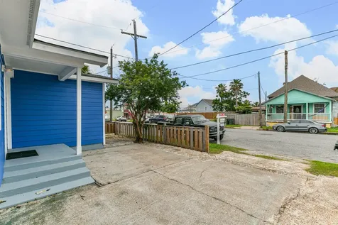 812 38th Street Galveston TX 77550
