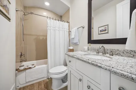 10906 Wrenwood Green Houston TX 77043