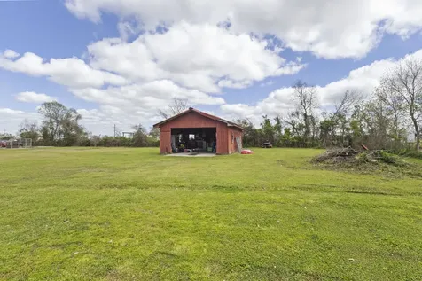 19961 Englin Road Winnie TX 77665