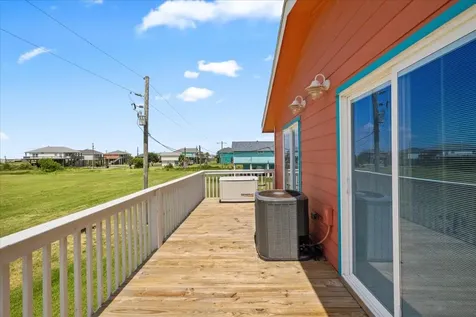 3343 Pirates Cove Crystal Beach TX 77650