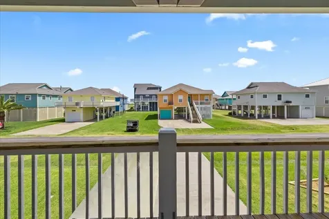 3343 Pirates Cove Crystal Beach TX 77650