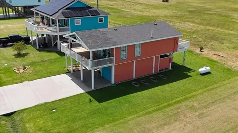 3343 Pirates Cove Crystal Beach TX 77650