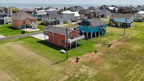 3343 Pirates Cove Crystal Beach TX 77650