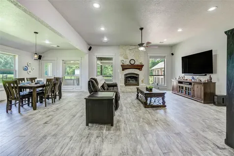 37 Wildwood Lake Drive Huntsville TX 77340