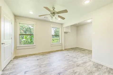 37 Wildwood Lake Drive Huntsville TX 77340
