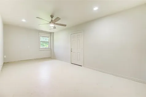 37 Wildwood Lake Drive Huntsville TX 77340