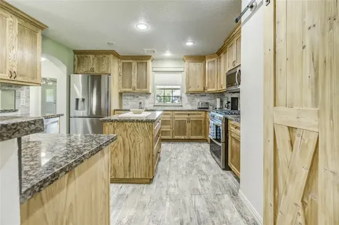 37 Wildwood Lake Drive Huntsville TX 77340