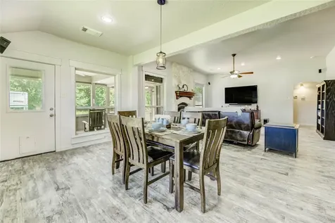 37 Wildwood Lake Drive Huntsville TX 77340