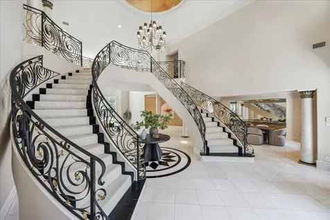 608 Little John Lane Houston TX 77024