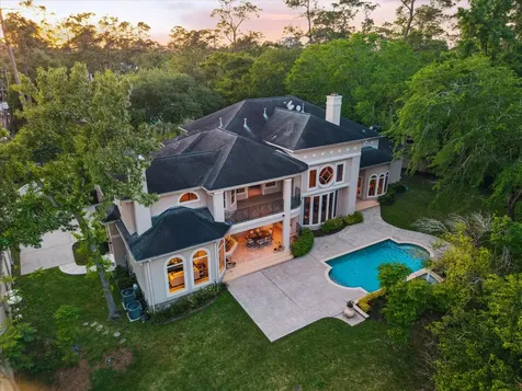 608 Little John Lane Houston TX 77024
