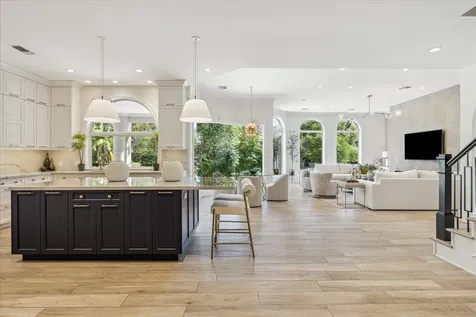 608 Little John Lane Houston TX 77024