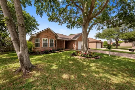 706 Rosefield Court Pearland TX 77584