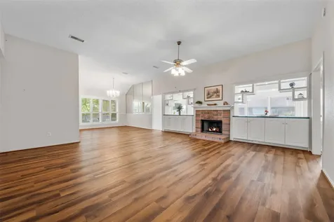 706 Rosefield Court Pearland TX 77584