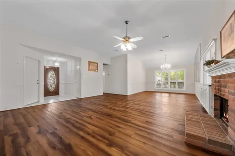 706 Rosefield Court Pearland TX 77584