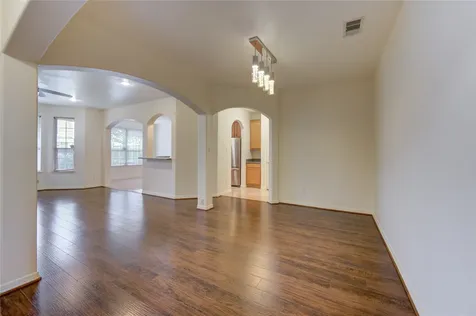 7611 S Linpar Court Houston TX 77040