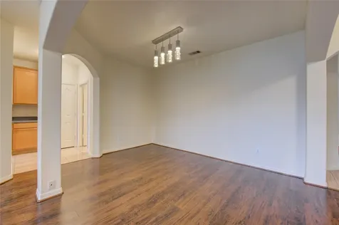 7611 S Linpar Court Houston TX 77040