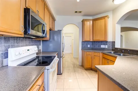 7611 S Linpar Court Houston TX 77040