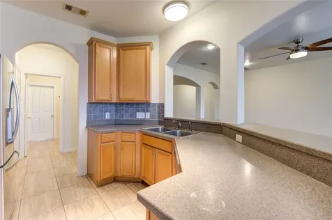 7611 S Linpar Court Houston TX 77040