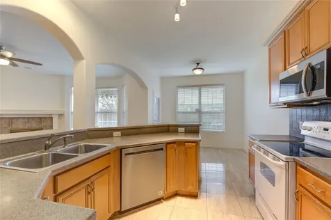 7611 S Linpar Court Houston TX 77040