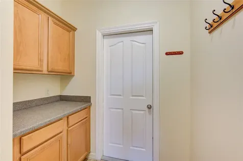 7611 S Linpar Court Houston TX 77040