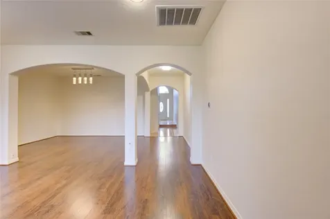 7611 S Linpar Court Houston TX 77040